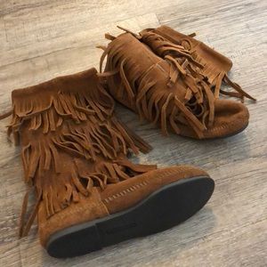 Minnetonka Tassel boots
